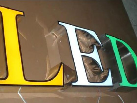 嘉兴介绍LED招牌的基础知识。